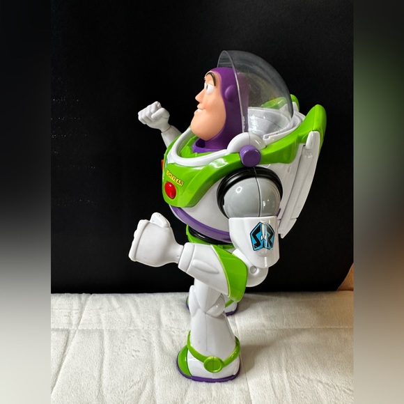 Used Disney Toy Story Talking Action Figure Space Ranger “Buzz Lightyear”. - Picture 4 of 6